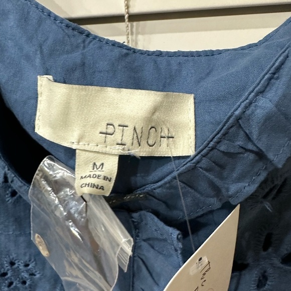 NWT Pinch Ruffle eyelet Tank - Picture 6 of 7